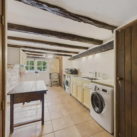 Salignac-eyvigues, Maison Pour 7 Avec Piscine بيت للعطل *