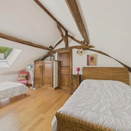 Salignac-eyvigues, Maison Pour 7 Avec Piscine Holiday home