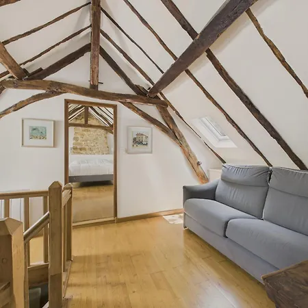 Salignac-eyvigues, Maison Pour 7 Avec Piscine بيت للعطل *