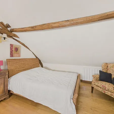 Salignac-eyvigues, Maison Pour 7 Avec Piscine Holiday home
