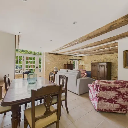 Salignac-eyvigues, Maison Pour 7 Avec Piscine بيت للعطل *