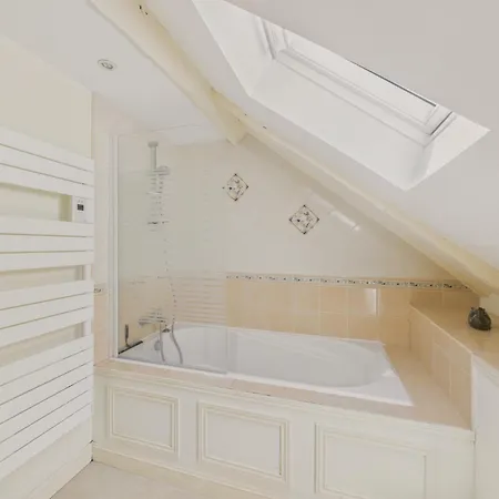 Semesterbostad Salignac-eyvigues, Maison Pour 7 Avec Piscine