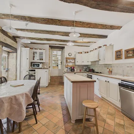 Salignac-eyvigues, Maison Pour 7 Avec Piscine بيت للعطل Salignac Eyvigues