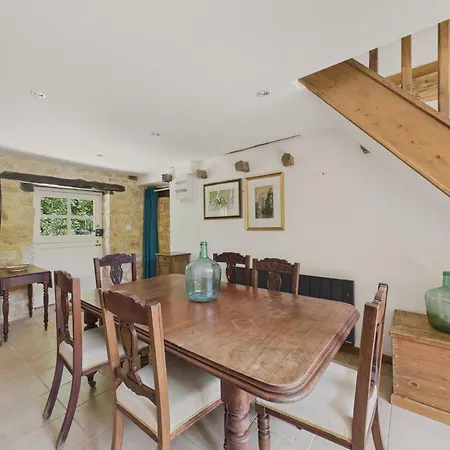 Salignac-eyvigues, Maison Pour 7 Avec Piscine Salignac Eyvigues